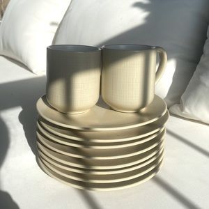 Brand New Kitchen Stuff Plus Mugs and Plates!!